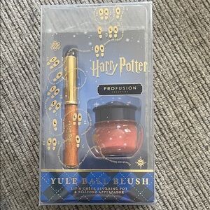 Profusion Cosmetics Yule Ball Blush-Rose Lip and Cheek Blurring Pot & Applicator